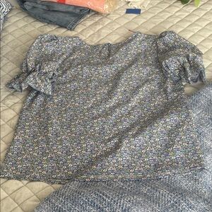 Elegant Floral Print Blouse with Puff Sleeves